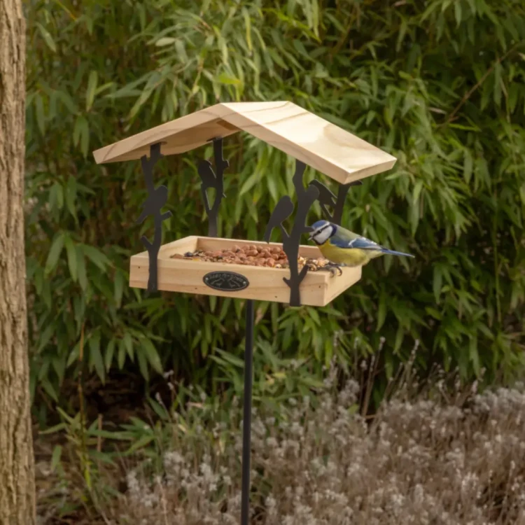 karmnik słupek .webp